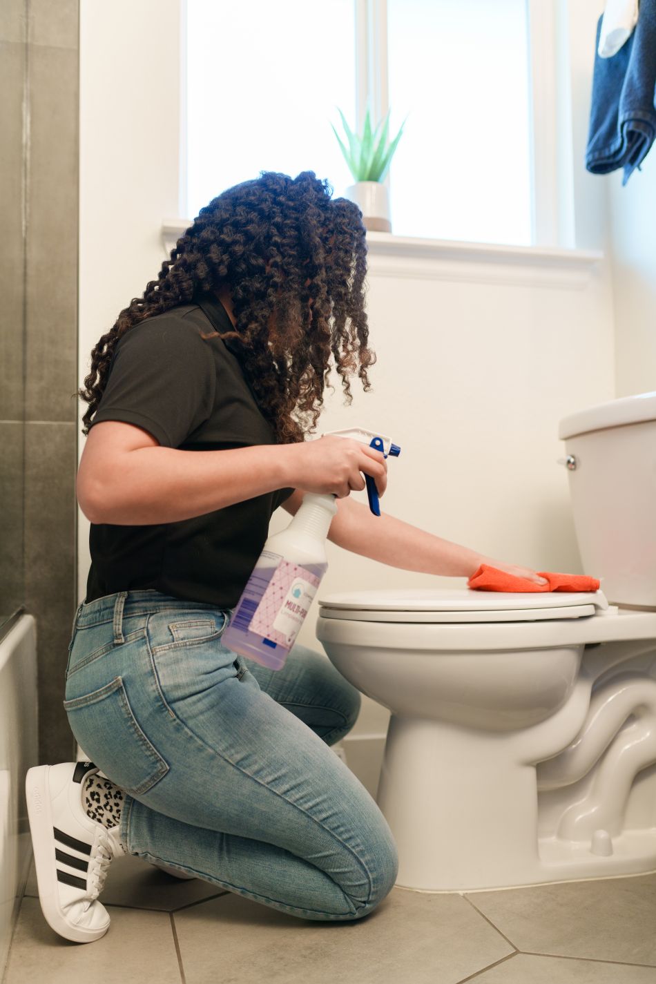CompanyClean technician working in a Castle Rock home.